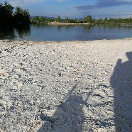 Ferienwohnung Schuhmann Mit Wintergarten Und Garten Therme Aquapulco Und Ikuna Erlebnispark, Zoo Schmiding 20 Min Mit Auto Entfernt Ab 3 Naechte Buchbar Hinzenbach エクステリア 写真