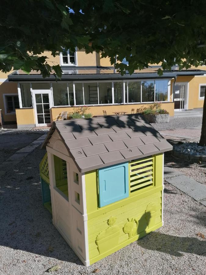 Ferienwohnung Schuhmann Mit Wintergarten Und Garten Therme Aquapulco Und Ikuna Erlebnispark, Zoo Schmiding 20 Min Mit Auto Entfernt Ab 3 Naechte Buchbar Hinzenbach エクステリア 写真