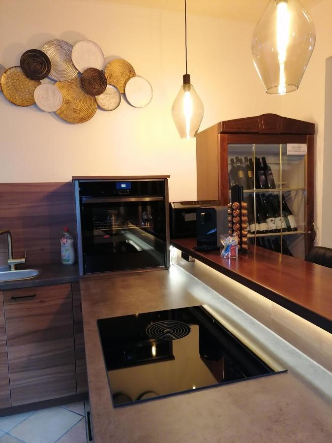 Ferienwohnung Schuhmann Mit Wintergarten Und Garten Therme Aquapulco Und Ikuna Erlebnispark, Zoo Schmiding 20 Min Mit Auto Entfernt Ab 3 Naechte Buchbar Hinzenbach エクステリア 写真