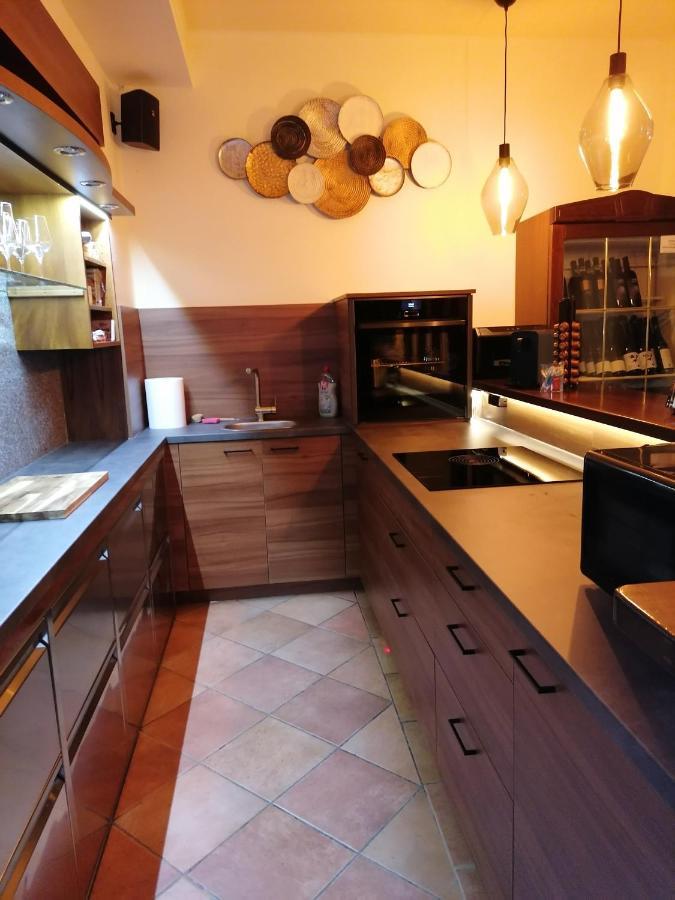 Ferienwohnung Schuhmann Mit Wintergarten Und Garten Therme Aquapulco Und Ikuna Erlebnispark, Zoo Schmiding 20 Min Mit Auto Entfernt Ab 3 Naechte Buchbar Hinzenbach エクステリア 写真
