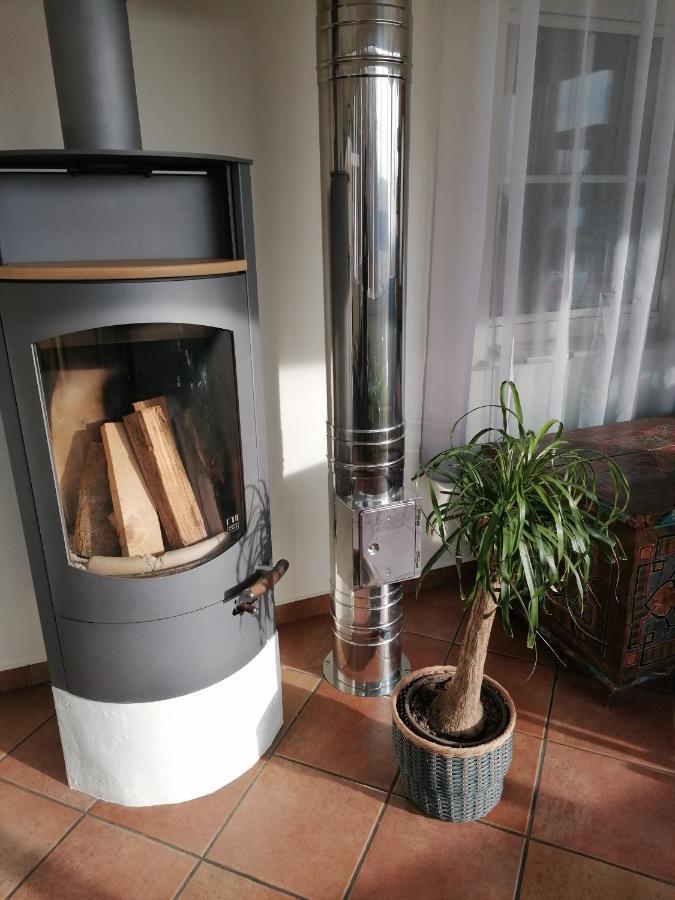 Ferienwohnung Schuhmann Mit Wintergarten Und Garten Therme Aquapulco Und Ikuna Erlebnispark, Zoo Schmiding 20 Min Mit Auto Entfernt Ab 3 Naechte Buchbar Hinzenbach エクステリア 写真